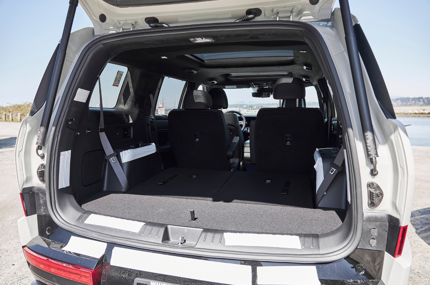 Hyundai Santa Fe Hybrid Trunk Space